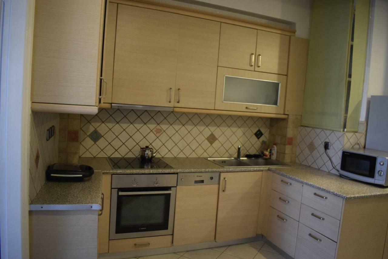 Historic Center Apartment At Thisseio Atene Esterno foto